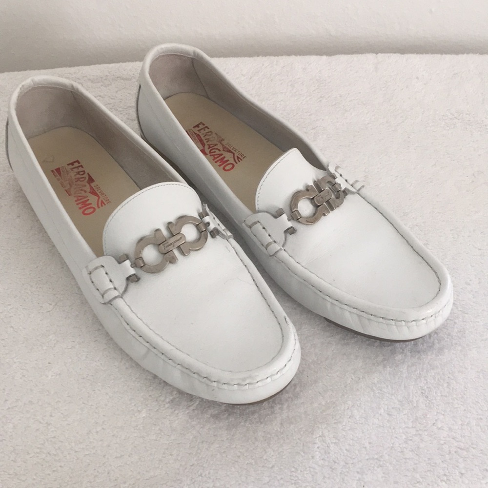 Ferragano white driving mocks